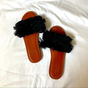 American Eagle fluffy slides size 6